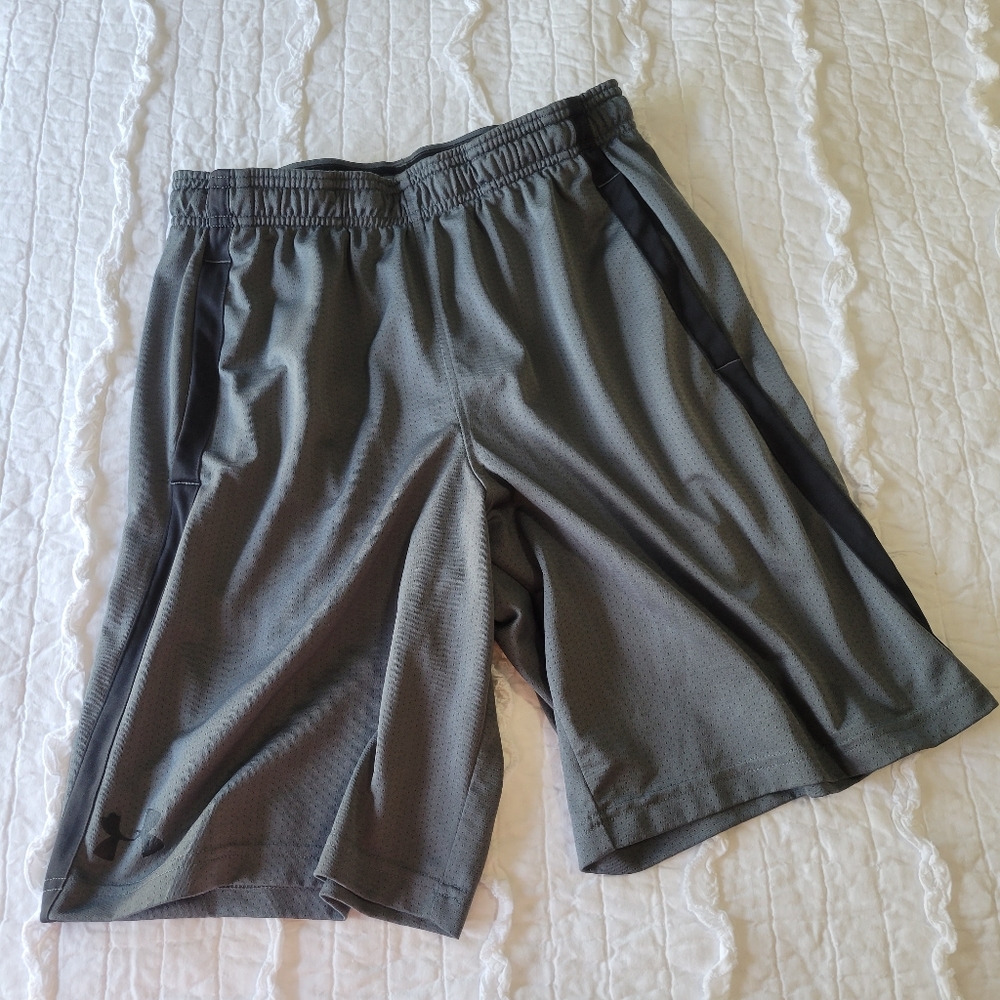 Under Armour Men's Loose Fit Shorts Gray M EUC